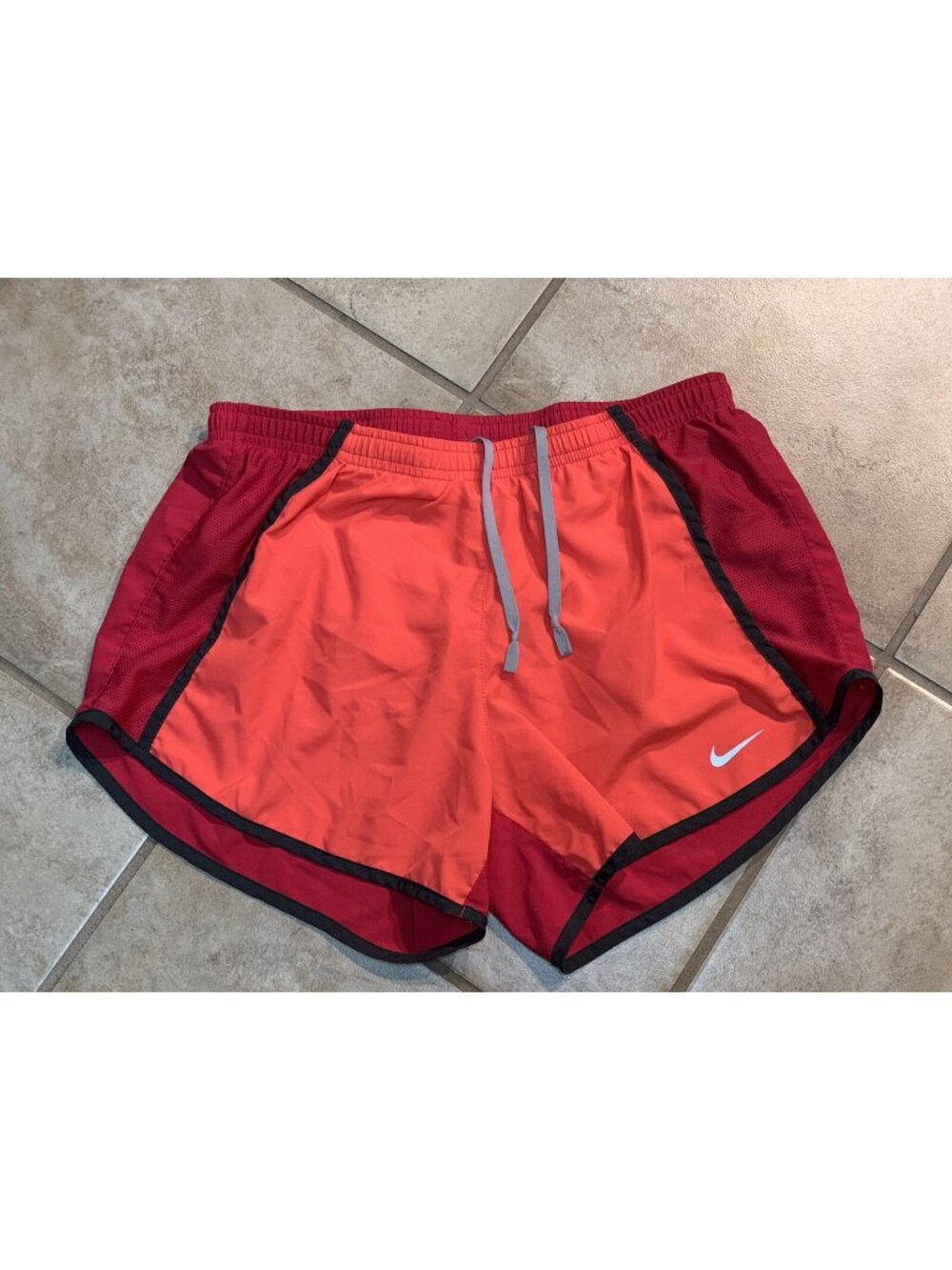 Nike Dri Fit Women's Athletic Training Shorts Color Strawberry Sz Small U9-30
